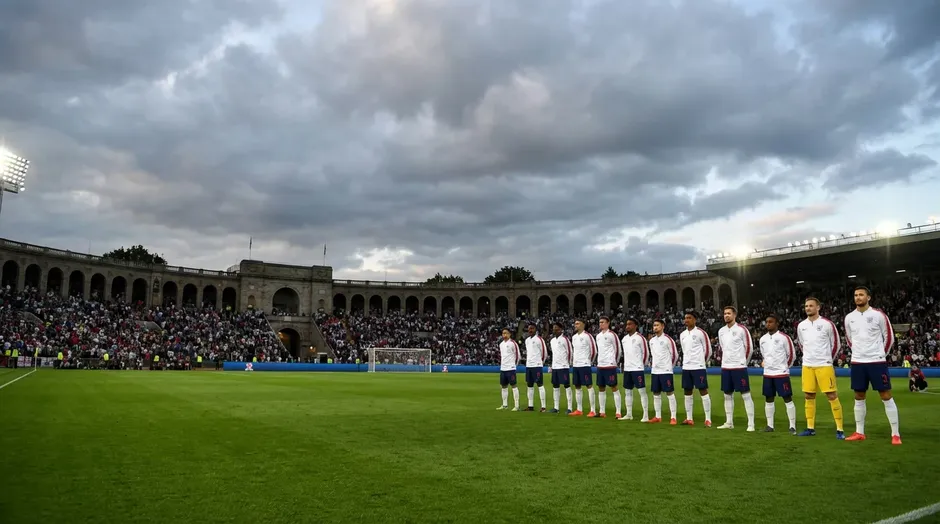 Anglická futbalová reprezentácia s Bellinghamom a Kaneom pred MS 2026